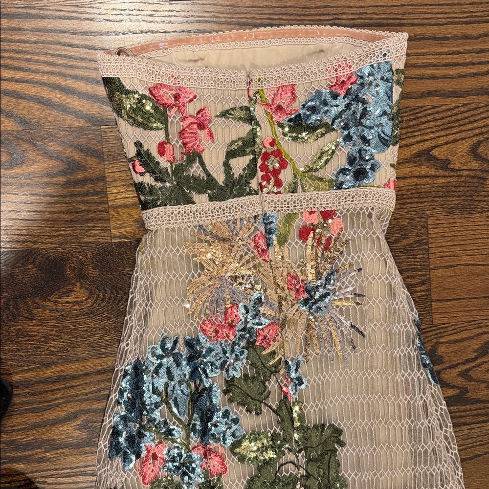 Elie Saab SS25 floral sequin gown - Picture 9 of 11